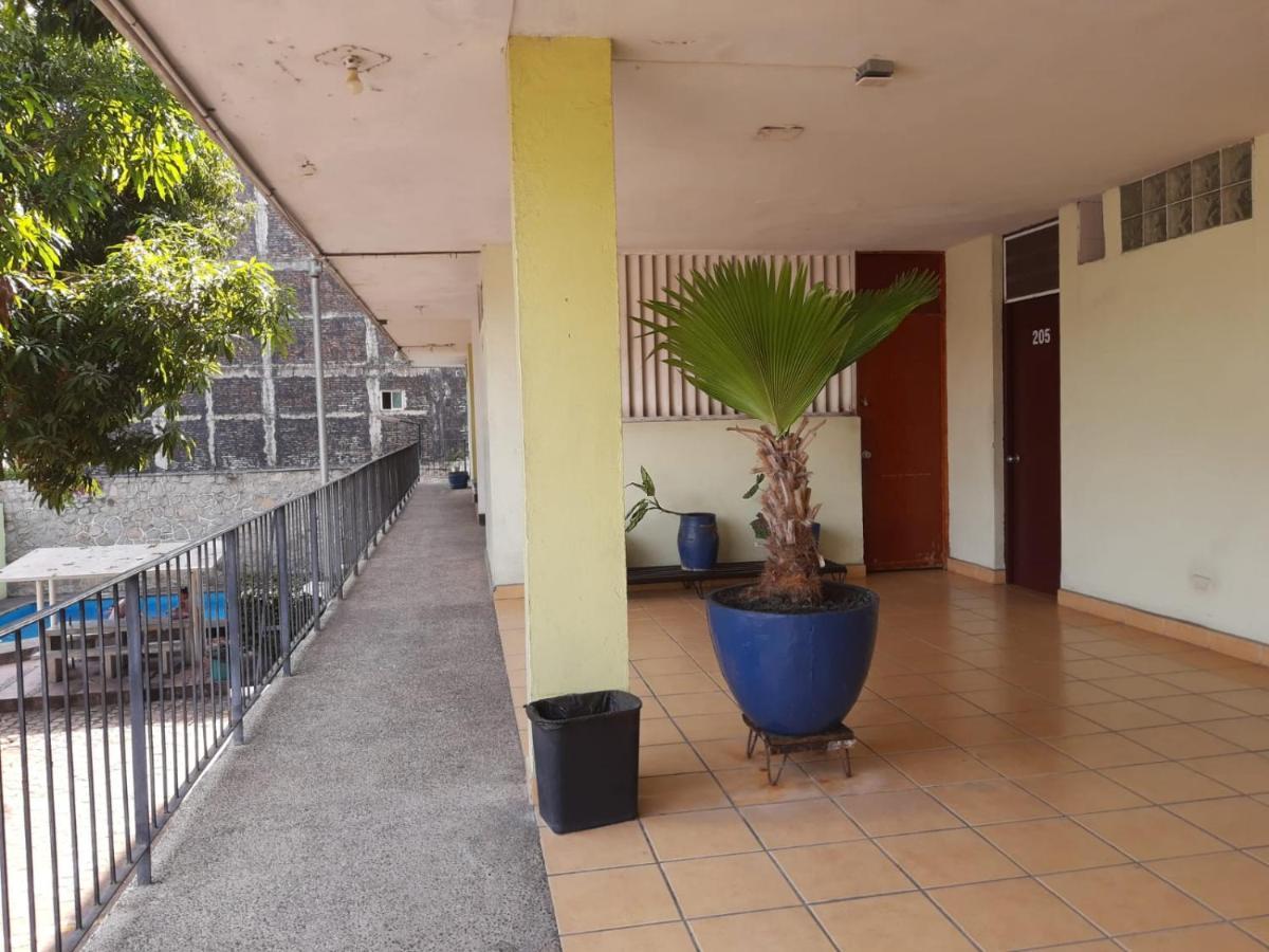 Hotel Avenida Acapulco Exterior photo